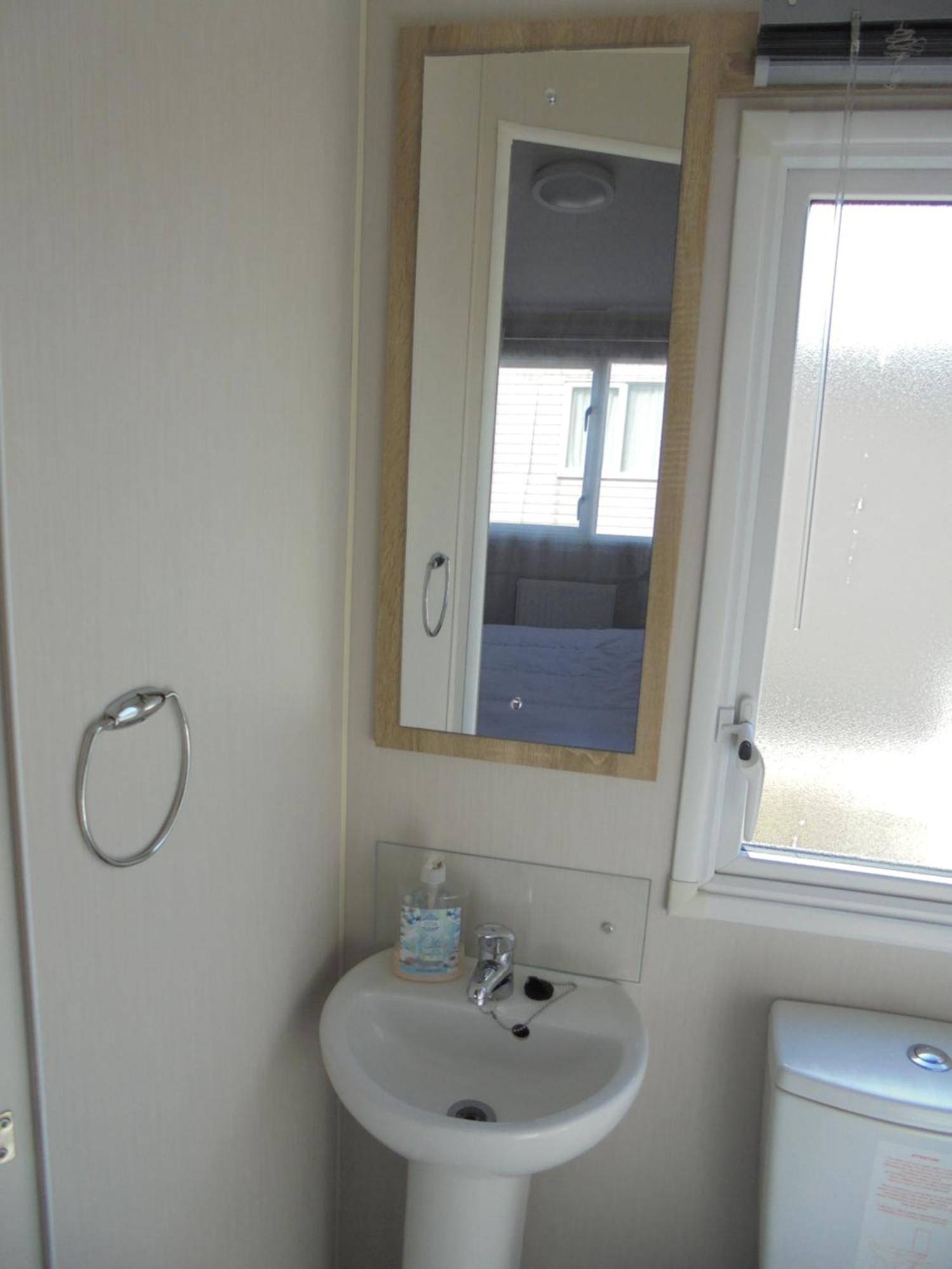 Golden Anchor Parkstone 6 Berth, Heated Chapel Saint Leonards